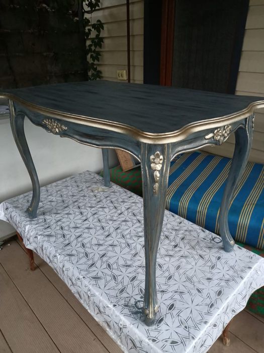 Румынский столик