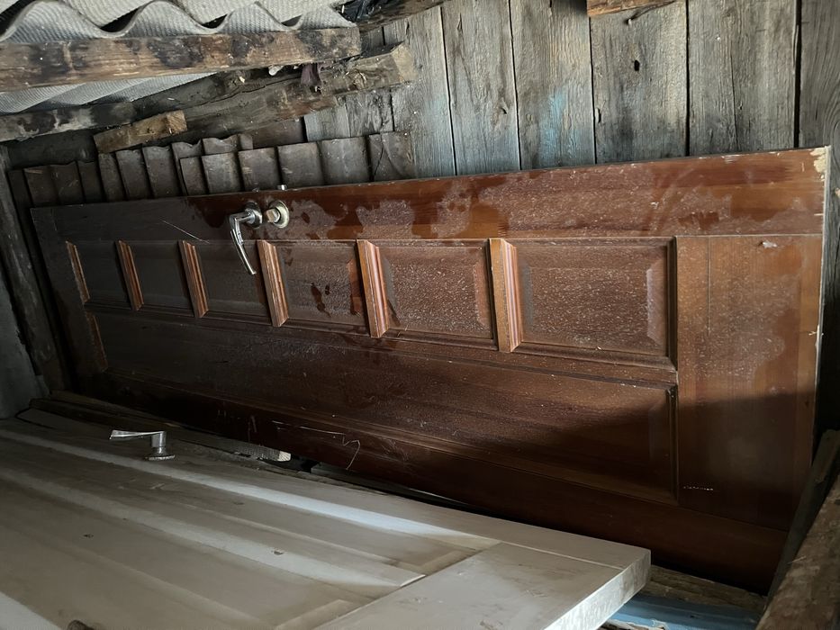 Продам двери деревянные