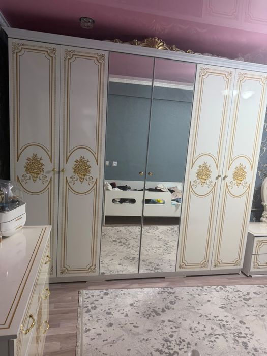 Спальный гарнитур