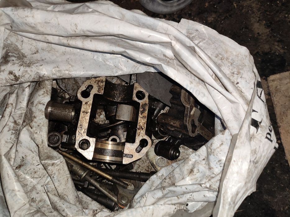 Продам запчасти на мерс 190