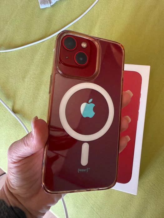 iPhone 13 Червен