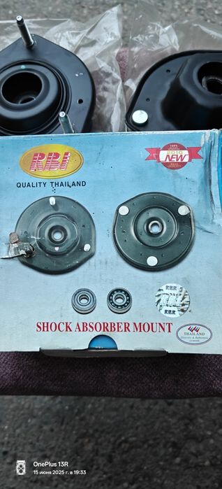 Опоры амортизаторов задние Камри 10