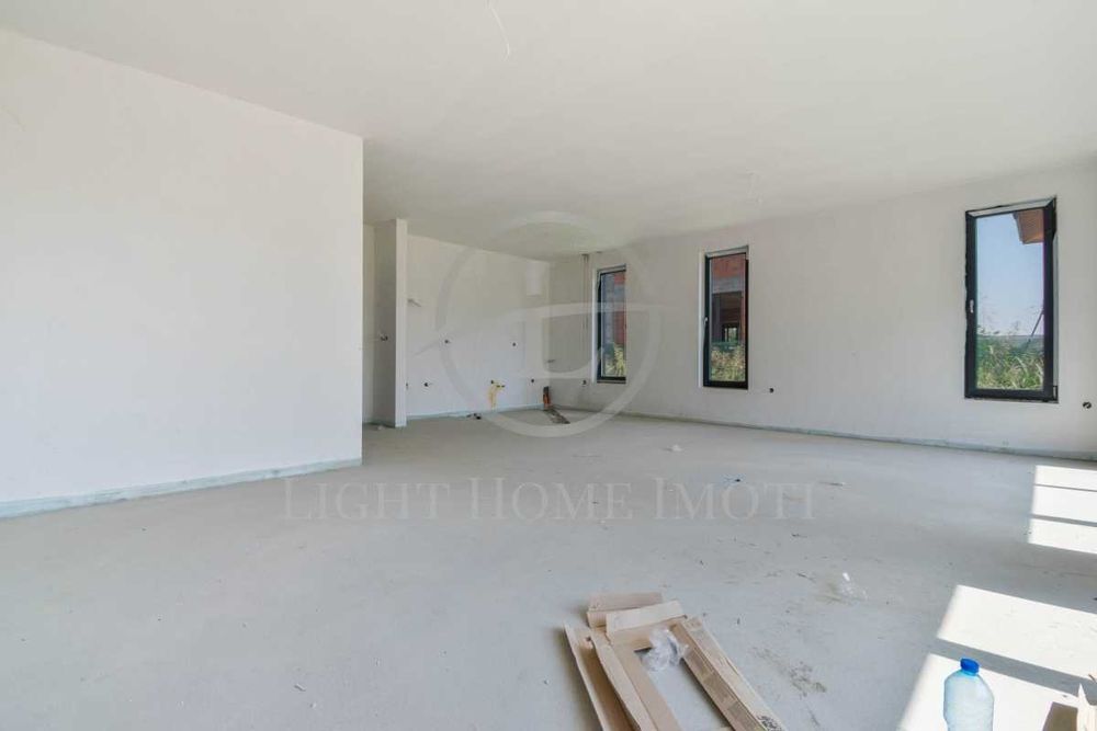 Реф. 2741 Уникална двуетажна къща с двор гараж и паркомясто Беломорски