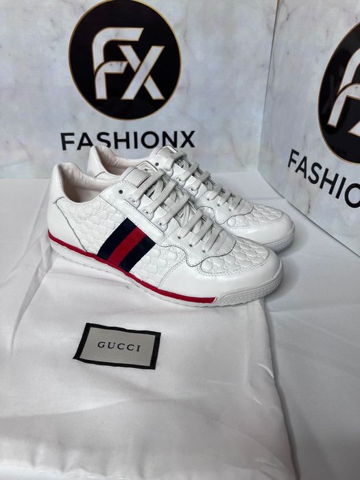 Adidasi albi, Gucci