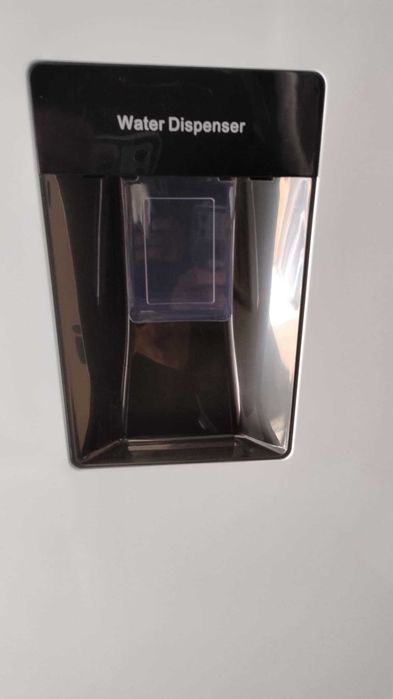 Комбиниран Хладилник с долен фризер диспенсър за вода Heinner 180 см