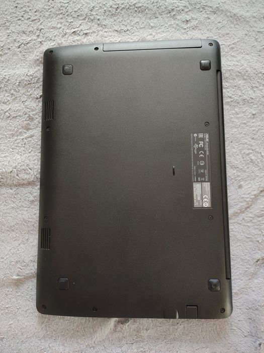 Laptop Asus C453M