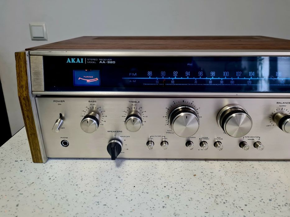 Amplituner Akai AA-920