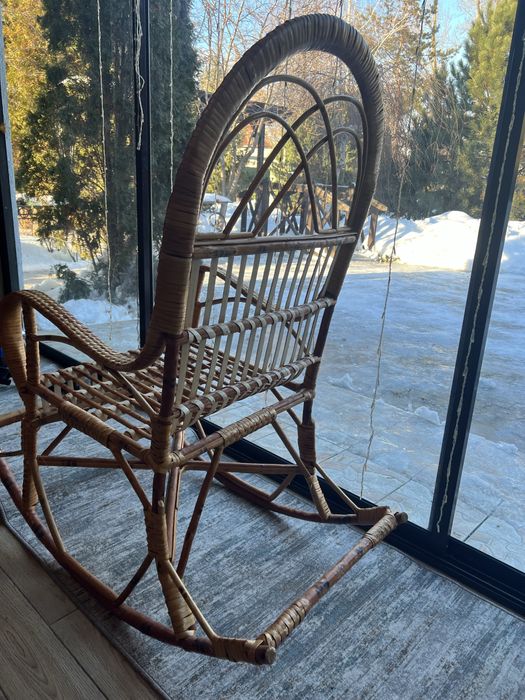 Плетеное кресло качалка