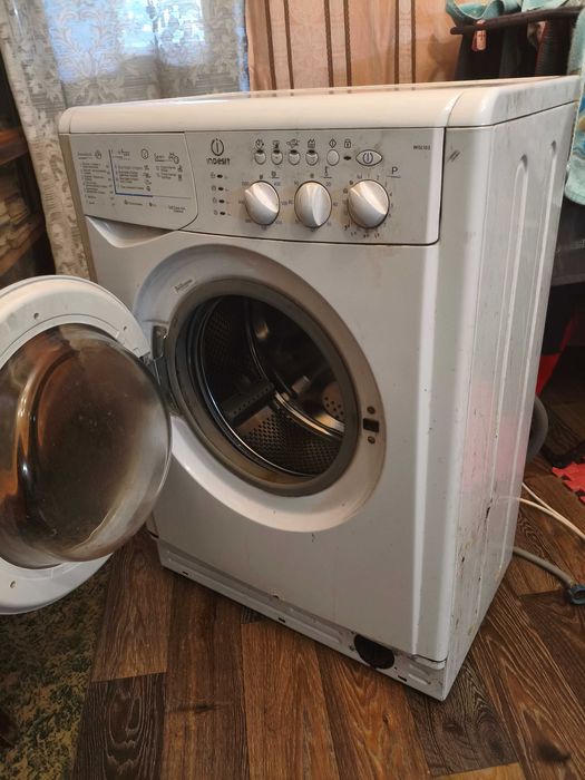 Стиральная машинка Indesit