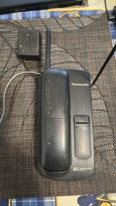 Сет от стари работещи радио телефони