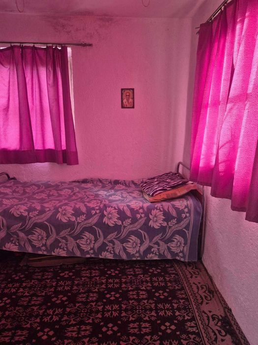 Вила в подножието на Стара планина област Карлово