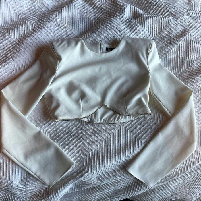 Zara top crop bluza alb strasuri argintii umeri masivi maneca lunga