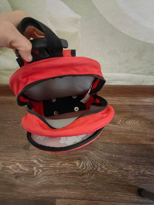 Рюкзак на колесиках