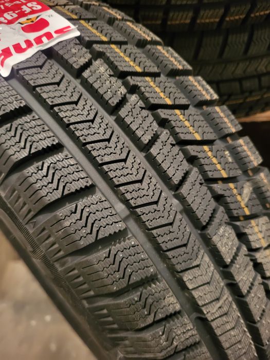 Продам шины, липучка