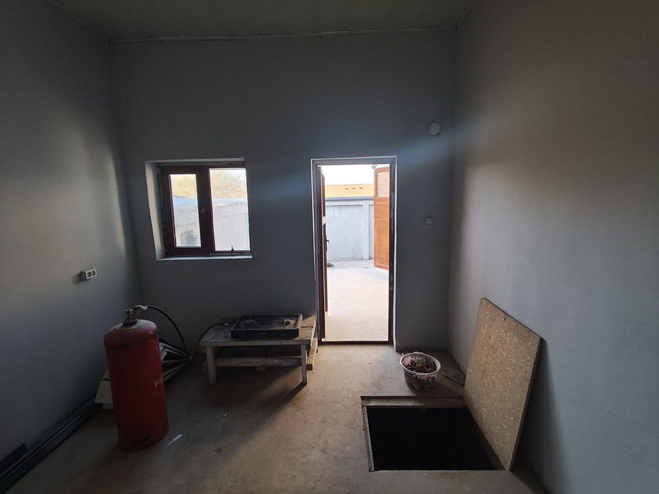 Срочно уй сотилади