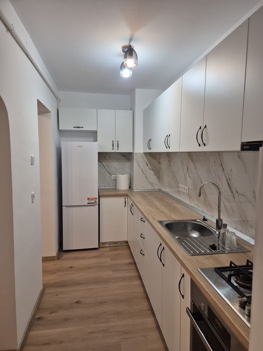 Inchiriez apartament, et. 1, Cartier Strand