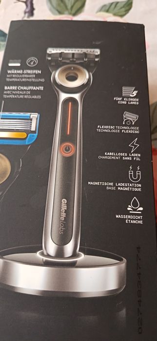 Gillette labs heated razor