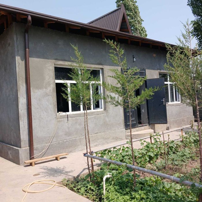 Продаётся 2 дома на 1 участке