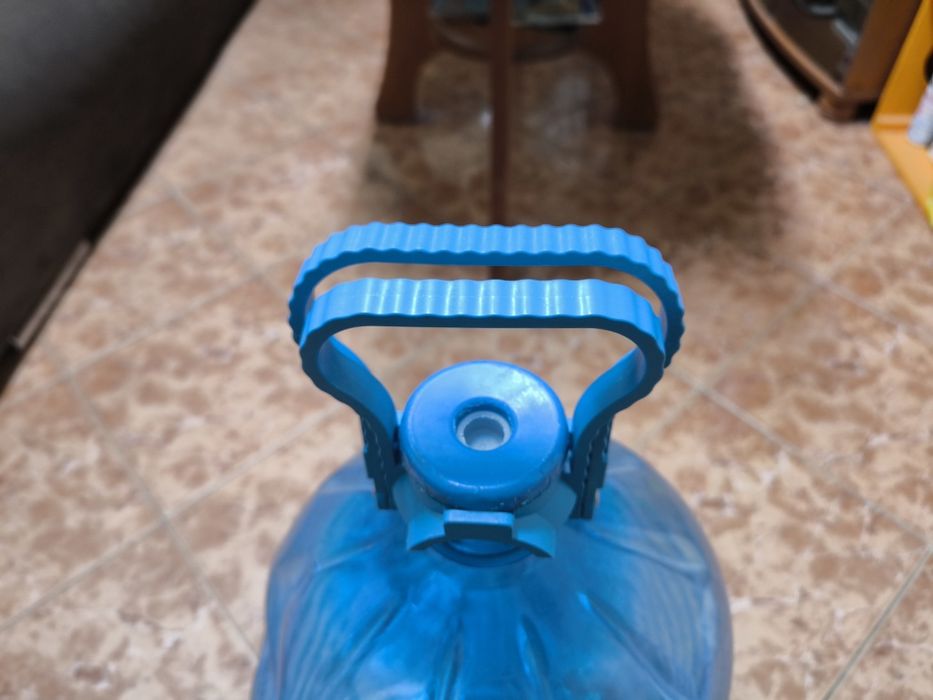 Тапи за туби , галони за вода