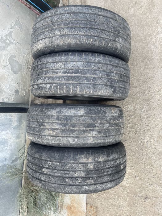 Шины 235/55/R17.