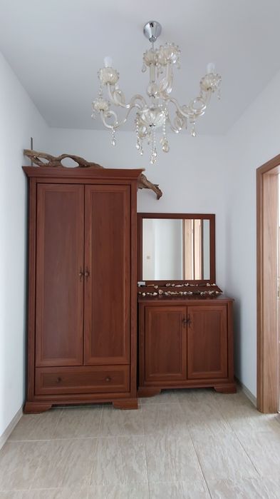 Диван спалня ,гардероб шкаф, бюро огледало, кухня, мебели - обзавежд