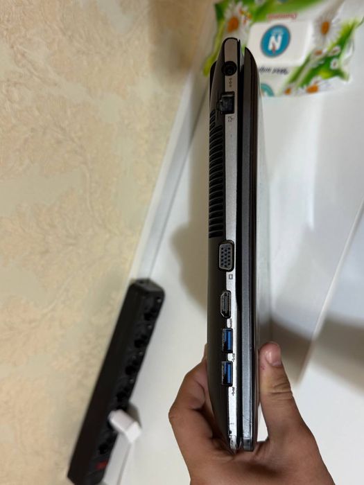 Продам срочно ноут samsung рабочий