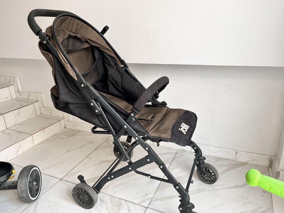 Продам коляску прогулочную