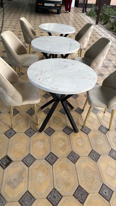 Стол орындыктарымен