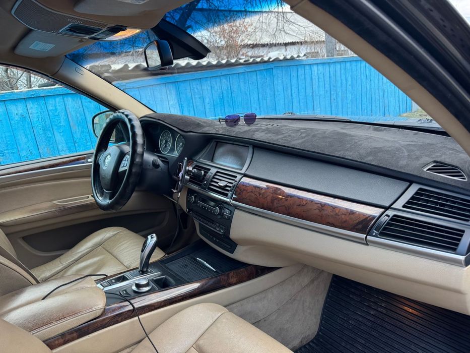 Продам машину