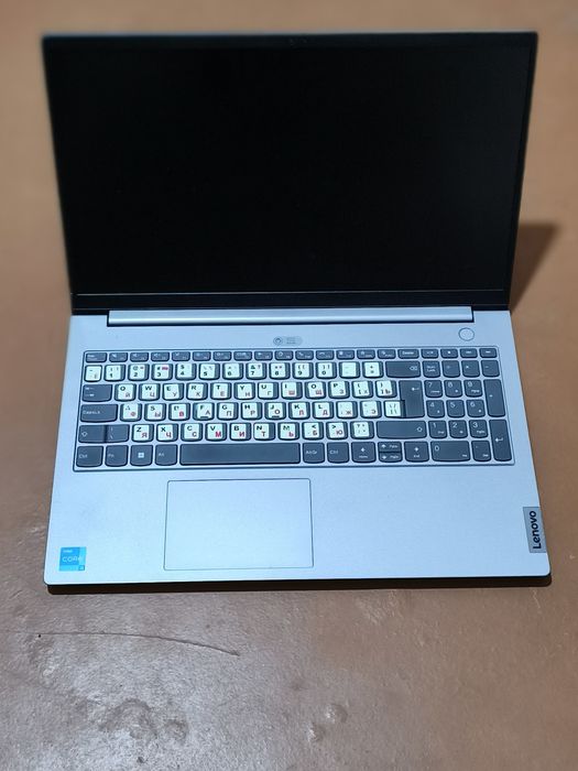 Noutbuk core i3 180°