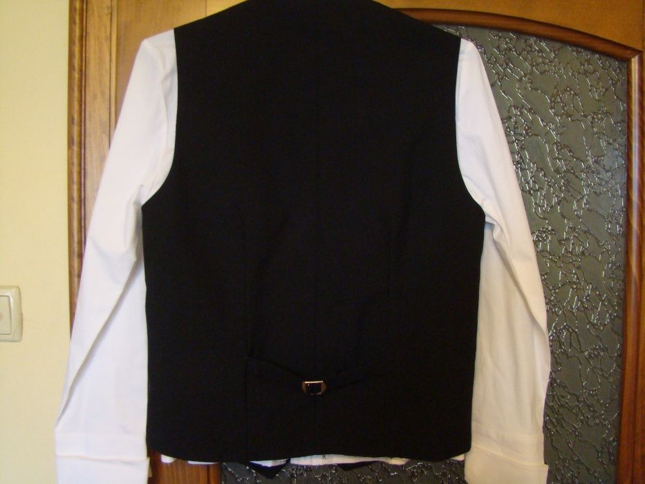 НОВИ !Елеци и риза за сервитьорки