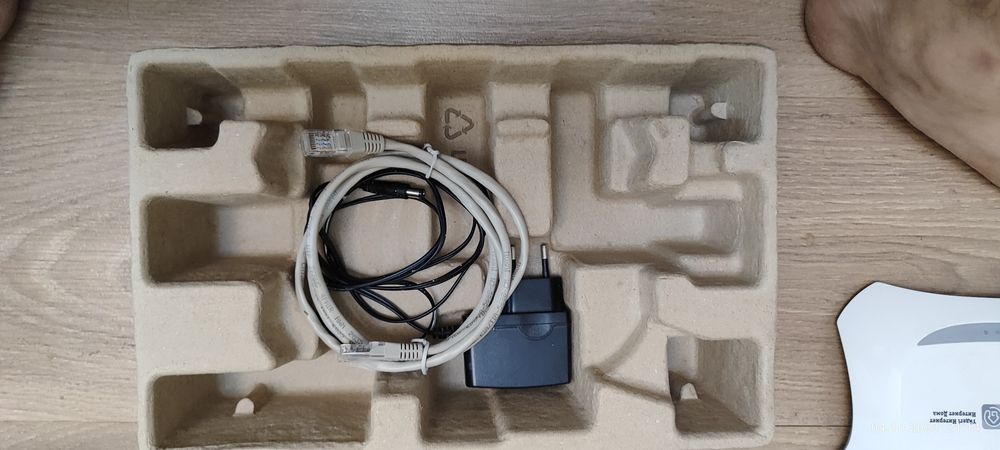 Продам wi-fi роутер tp link n300