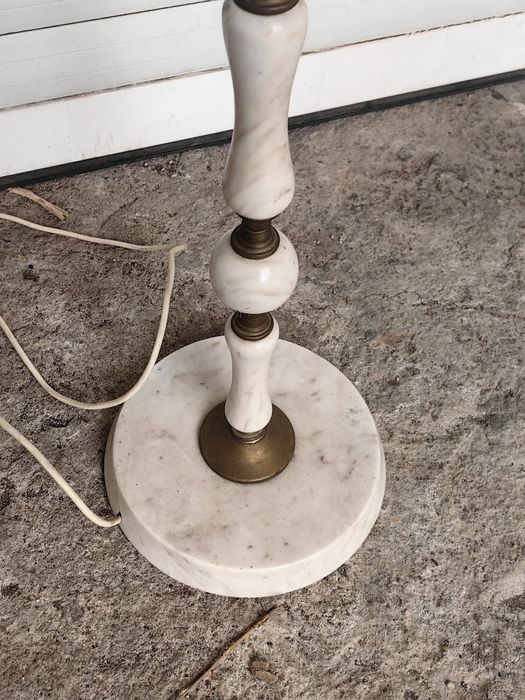 Мраморна лампа височина 147 см