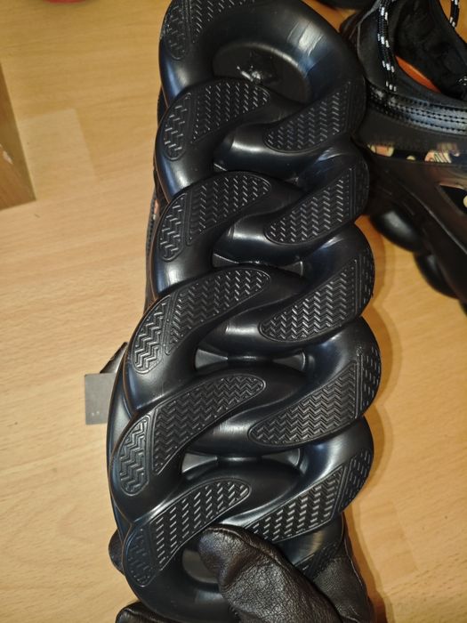 Versace chain Reaction