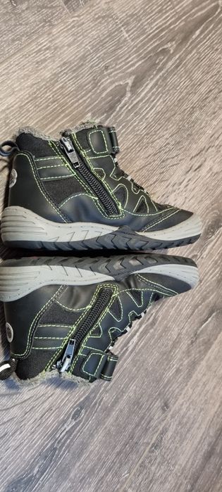 Vând ghete marimea 26