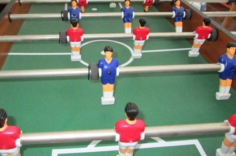 Детски мини маса за футбол  джага с 12 играчи и 2 топчета  50х31х10 см