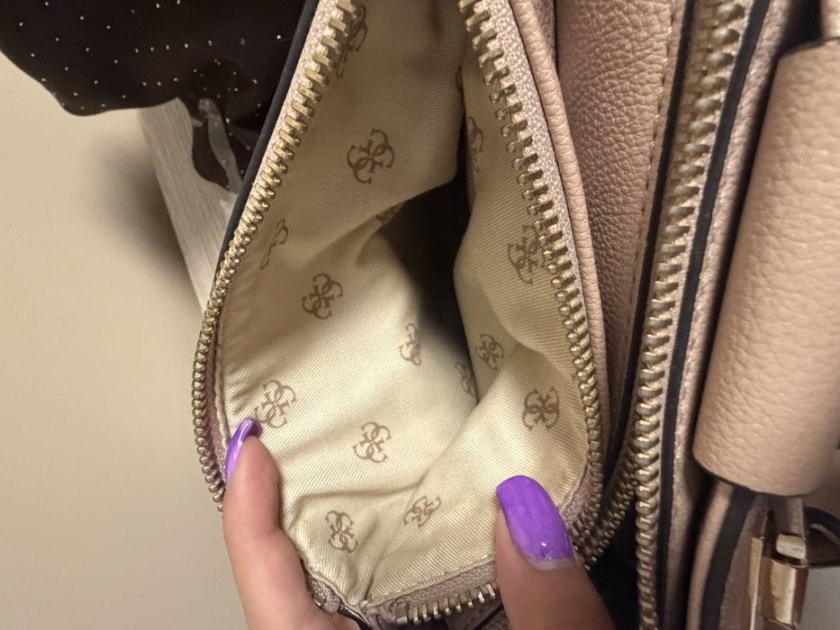 Чанта Guess оригинална