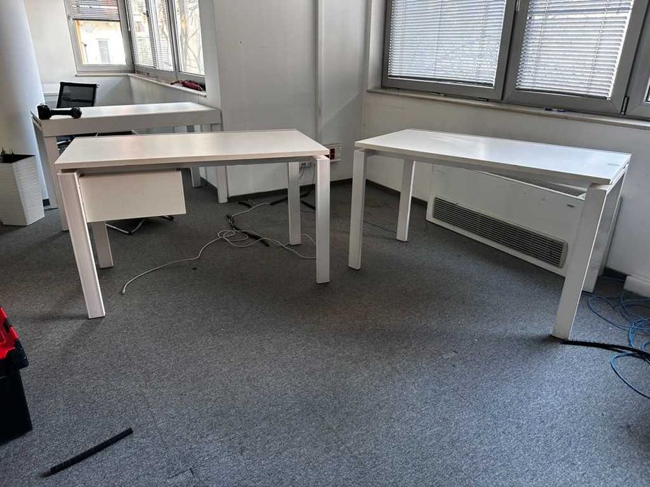 Офис бюра с метална основа + шкафове – 10 бр.