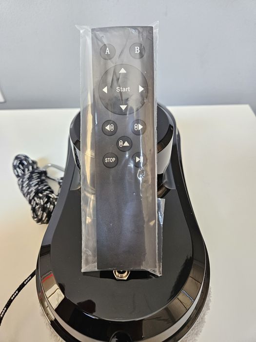 Нов робот за почистване на прозорци Aquamenti