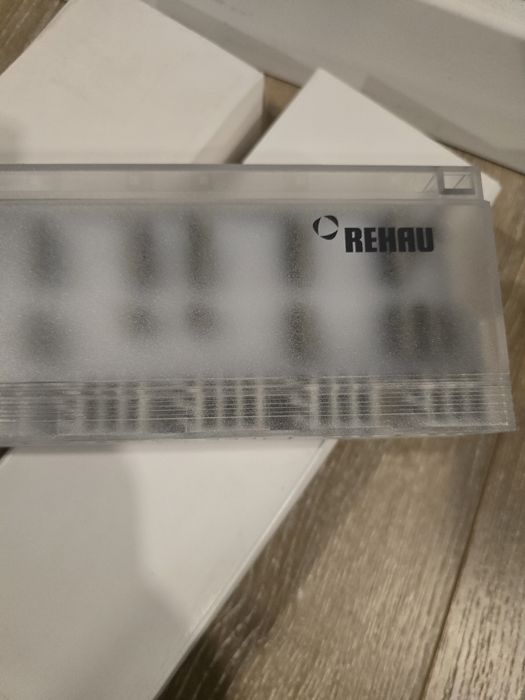 Regleta de cleme REHAU nea h 230 V, 6 canale