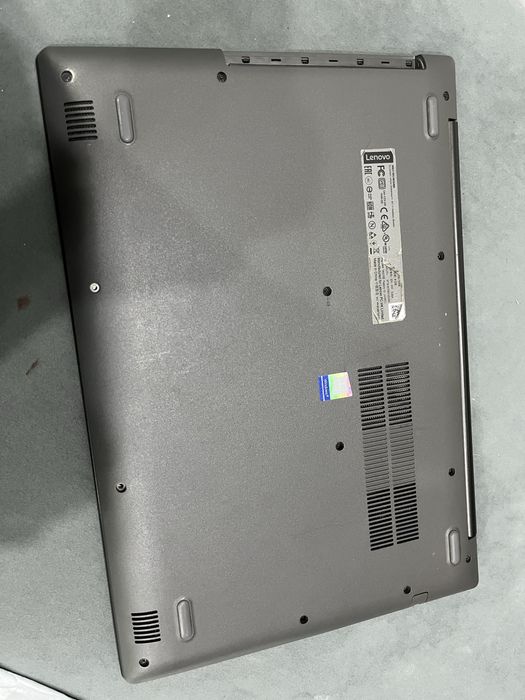 Lenovo IdeaPad 330-15IKB, Core i3-8, ssd