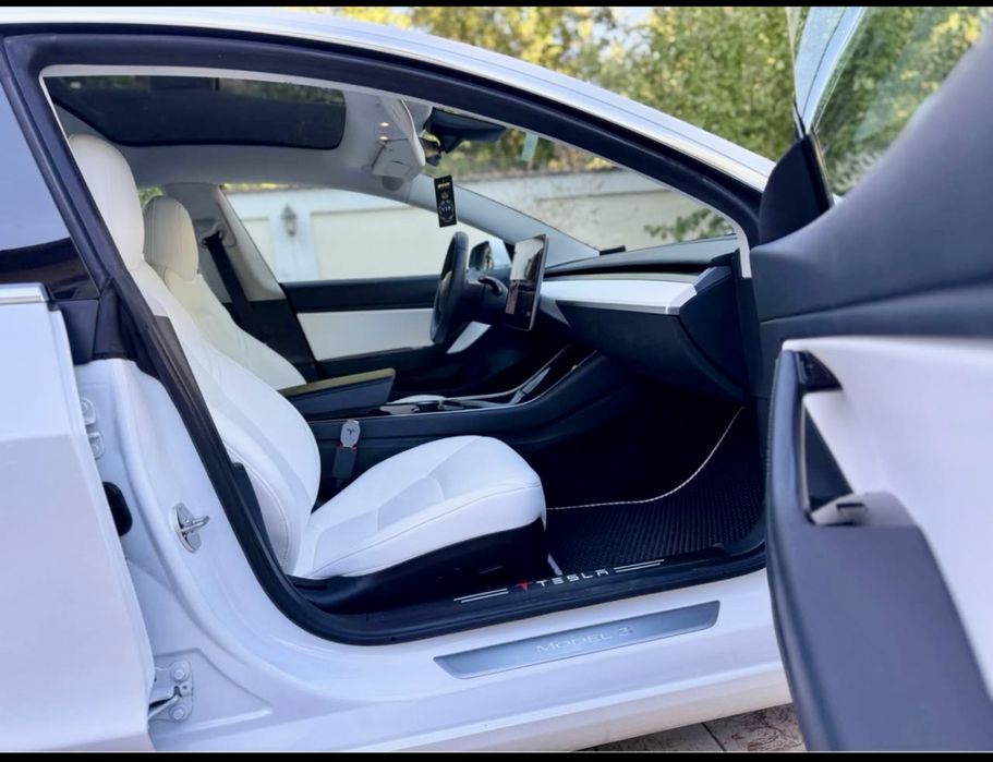Tesla Model3 6/2020 Standard Range Plus 325CP...