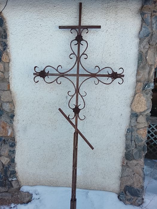 Продам крест на могилу