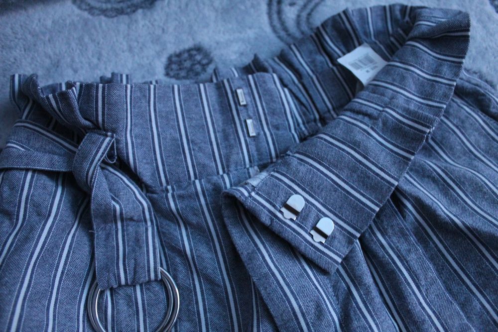 Pantaloni scurti eleganti