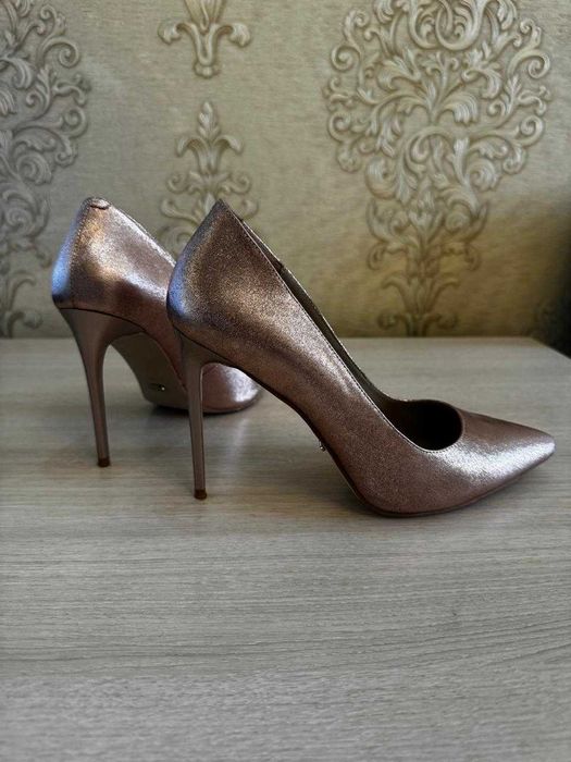 Туфли на шпильке размер 38
