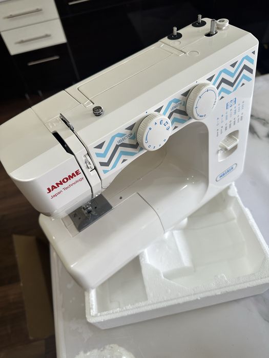 Швейная машина Janome HS1515