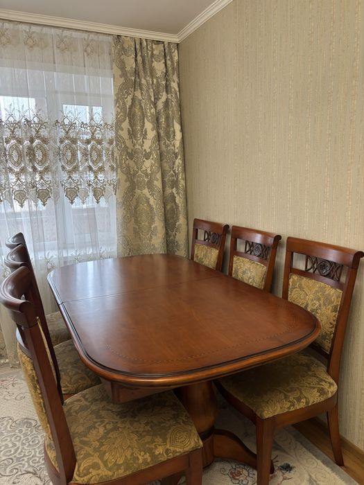 Продам стол с 6 стульями