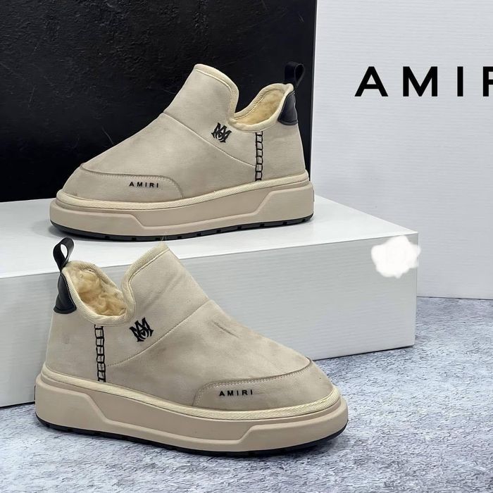 Ugg-uri diferite modele