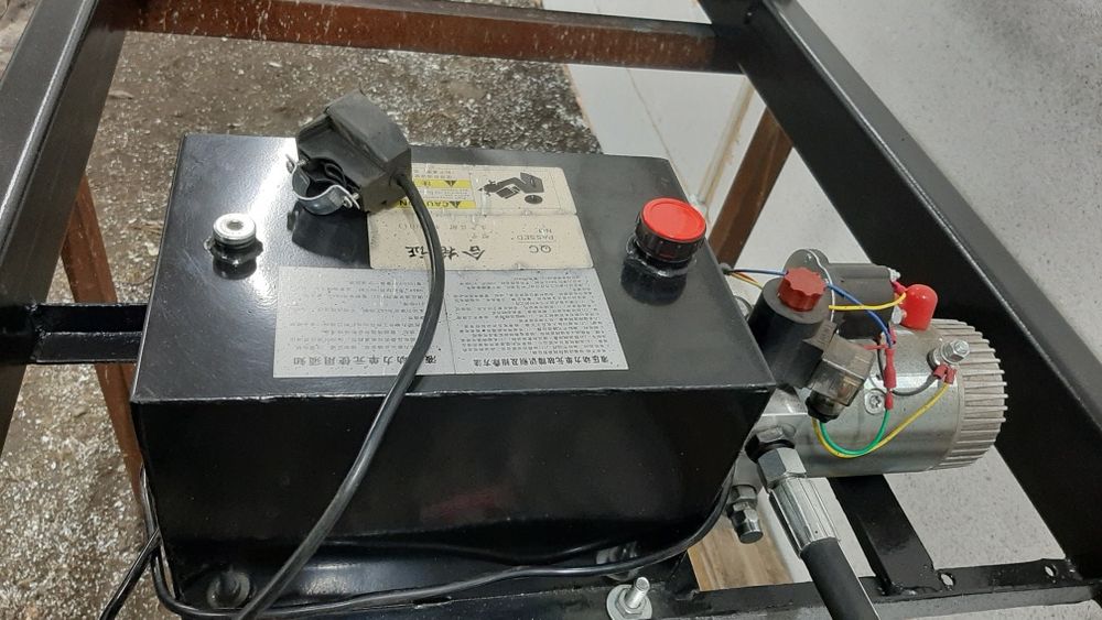 Продам самосвальный подьемник на Газель !