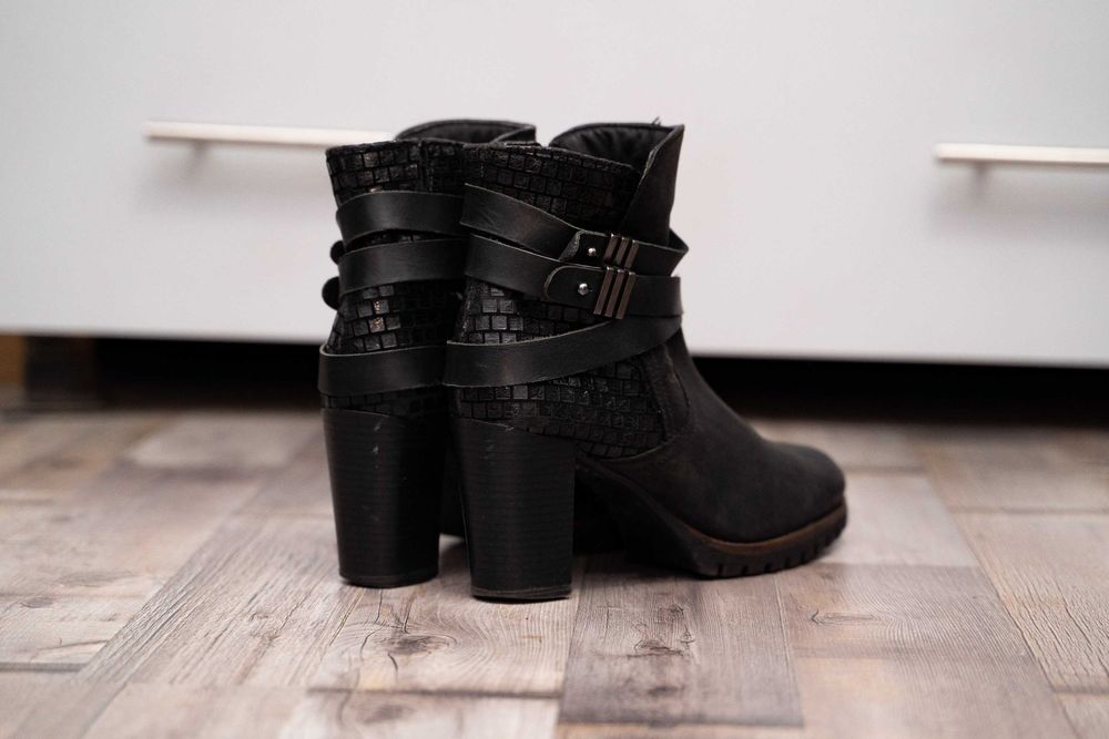 Cizme din piele Marco Tozzi